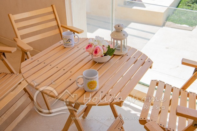 Balcony with sitting area