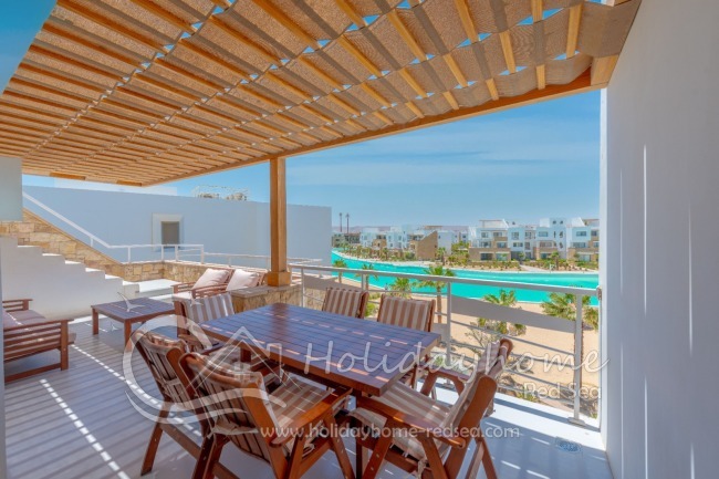 Nice outdoor dining area