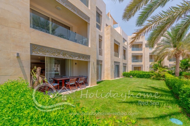 Terrace with sitting area and garden