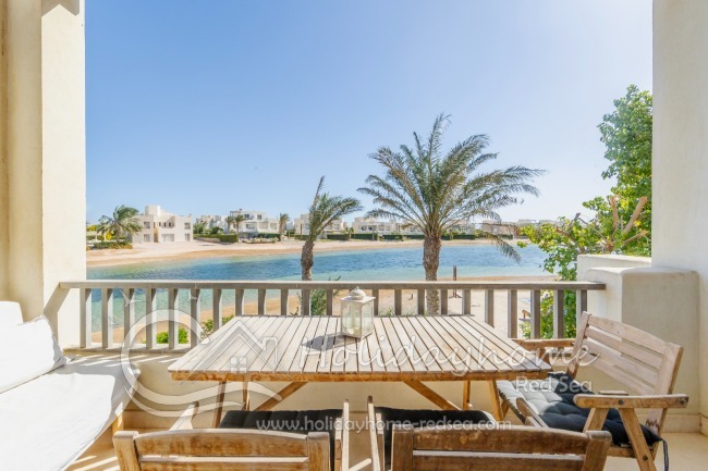 Wonderful balcony with Lagoon view