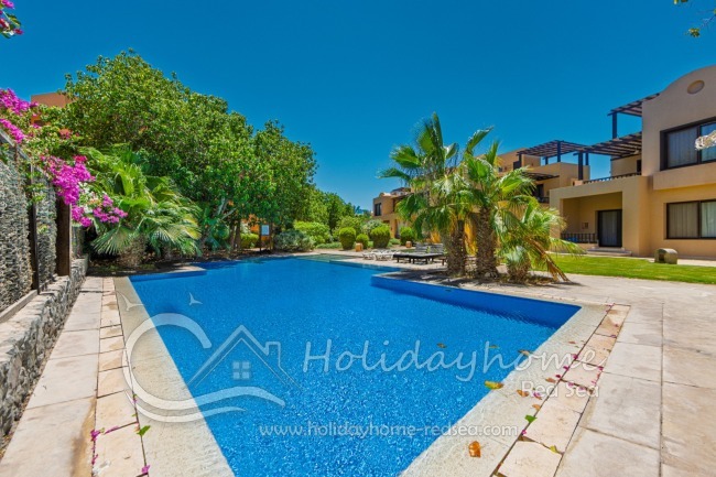 Shared Pool with garden