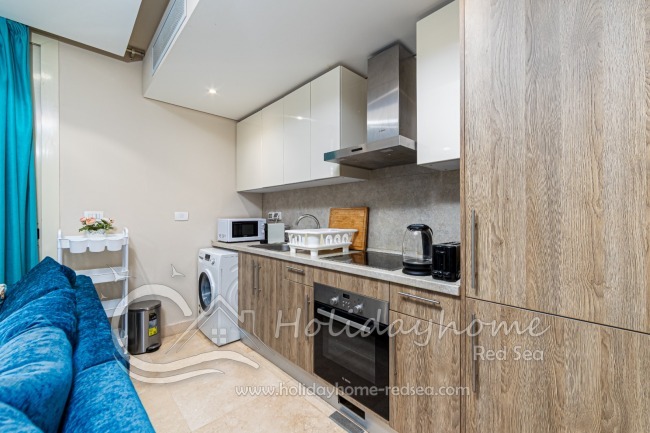 Fully equipped kitchen with microwave and nespresso machine