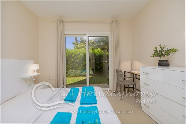 Bed room with work space