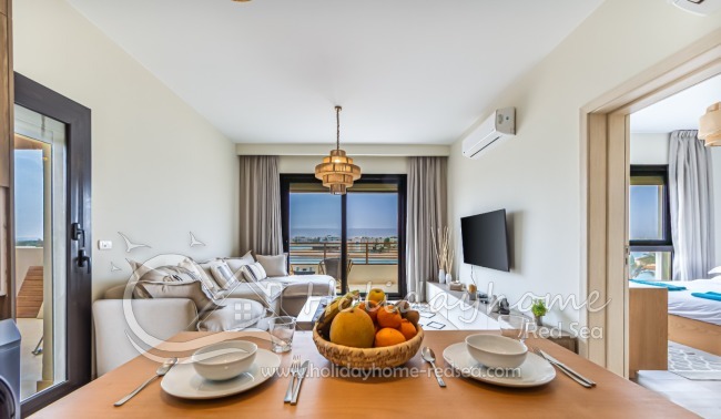 Dining table, with open view