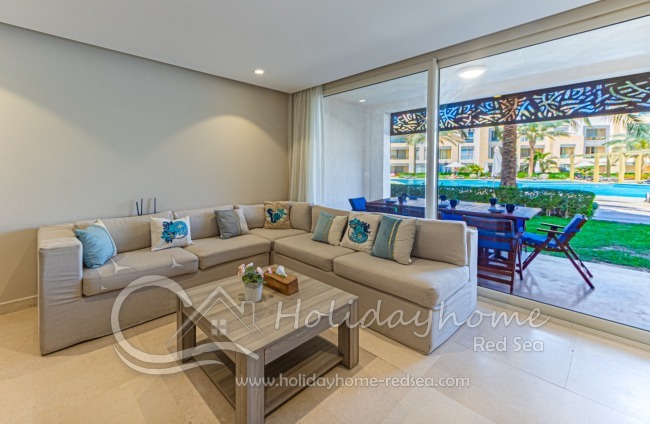 Comfortable sofacorner in the spacious living room 