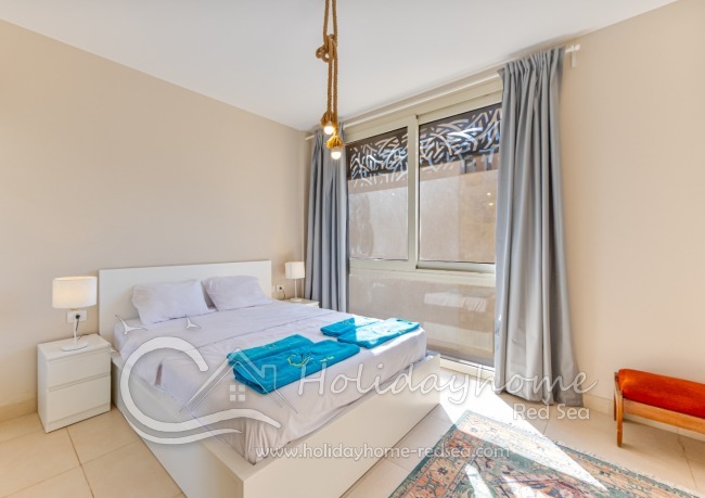 Bedroom with double bed