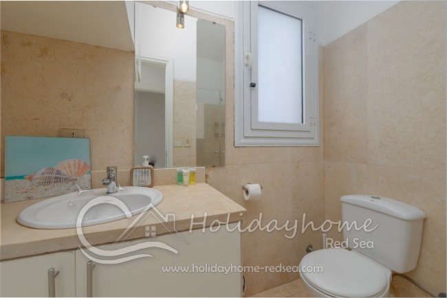 En Suite bathroom with shower