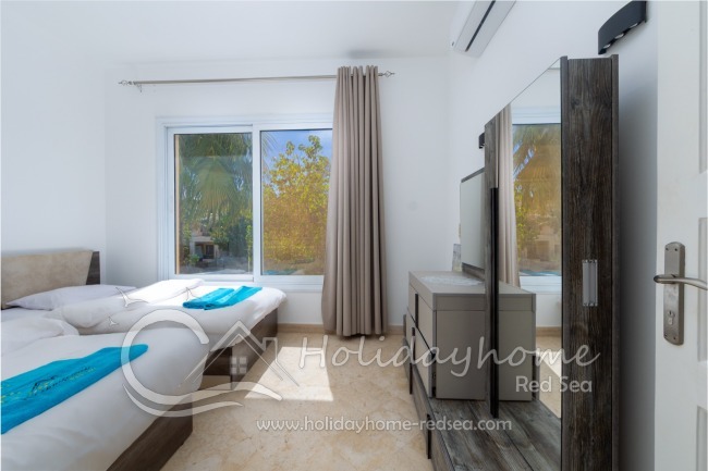 Bedroom 2 with two single beds (can be put together)